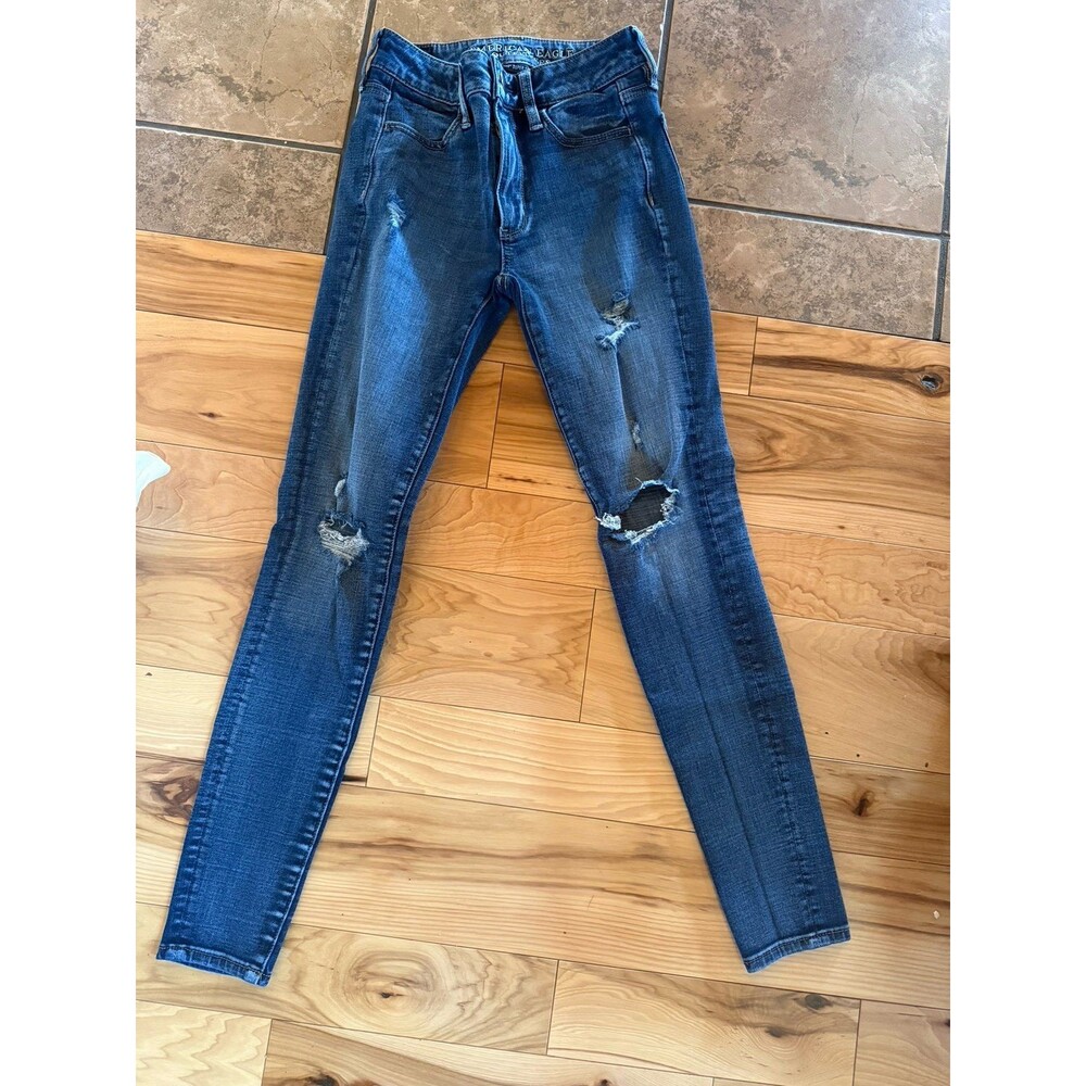 Women’s Distressed Jeans